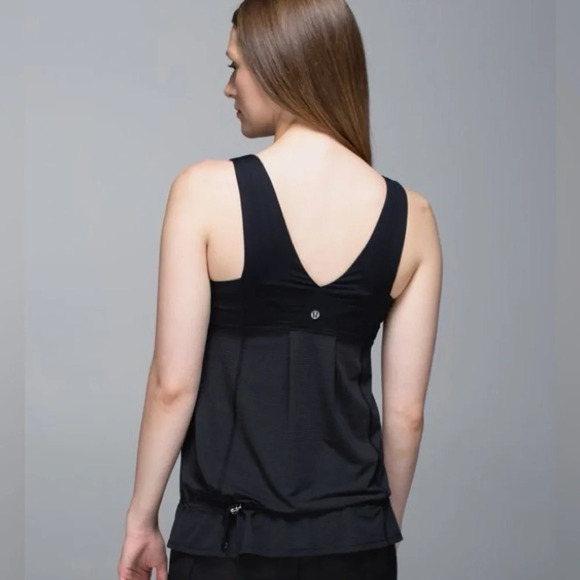 lululemon athletica Tops - Lululemon Hustle & Bustle Black Size 8 Tank Top